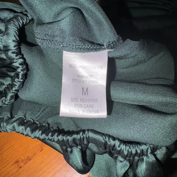 HYFVE Hunter Green Cropped‎ Top XL Silky Balloon Sleeves Gathered Neck & Waist - Picture 7 of 8